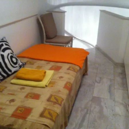 Penthouse *roof Garden* Pool* Gym-finikoudes Beach Λάρνακα