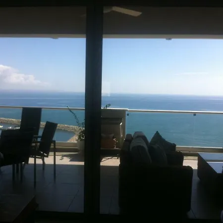 Penthouse *roof Garden* Pool* Gym-finikoudes Beach Διαμέρισμα Λάρνακα