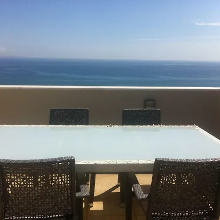 Penthouse *roof Garden* Pool* Gym-finikoudes Beach Διαμέρισμα Λάρνακα