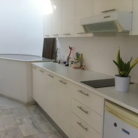 Appartement Penthouse *roof Garden* Pool* Gym-finikoudes Beach *