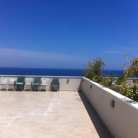 Penthouse *roof Garden* Pool* Gym-finikoudes Beach Appartement